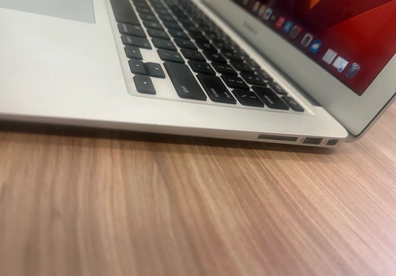 MacBook Air Intel Dual Core i5 - macOS Ventura  - Foto 4