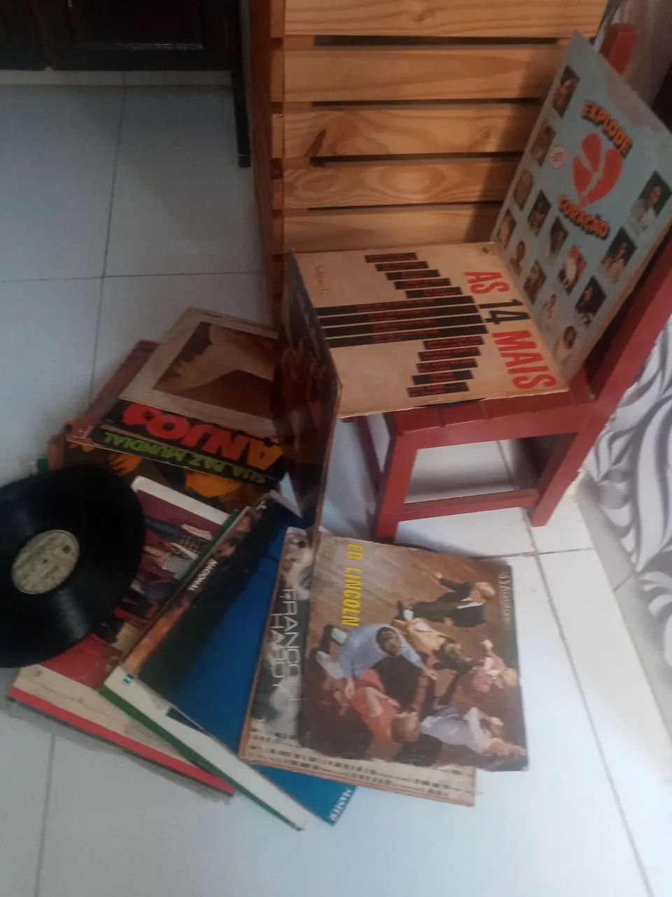 Disco venil antigo 40 Elipes.  Valor 150 aceito proposta de troca. - Foto 2