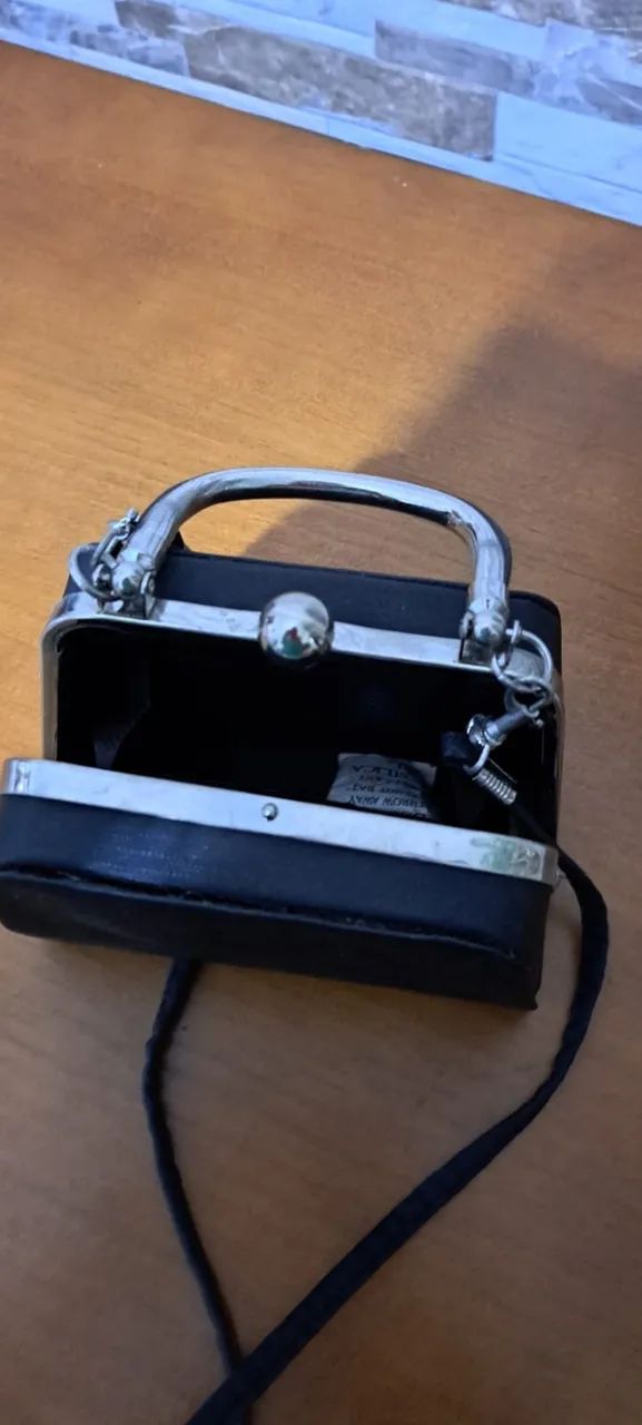 BOLSA DE MÃO E TIRA COLO