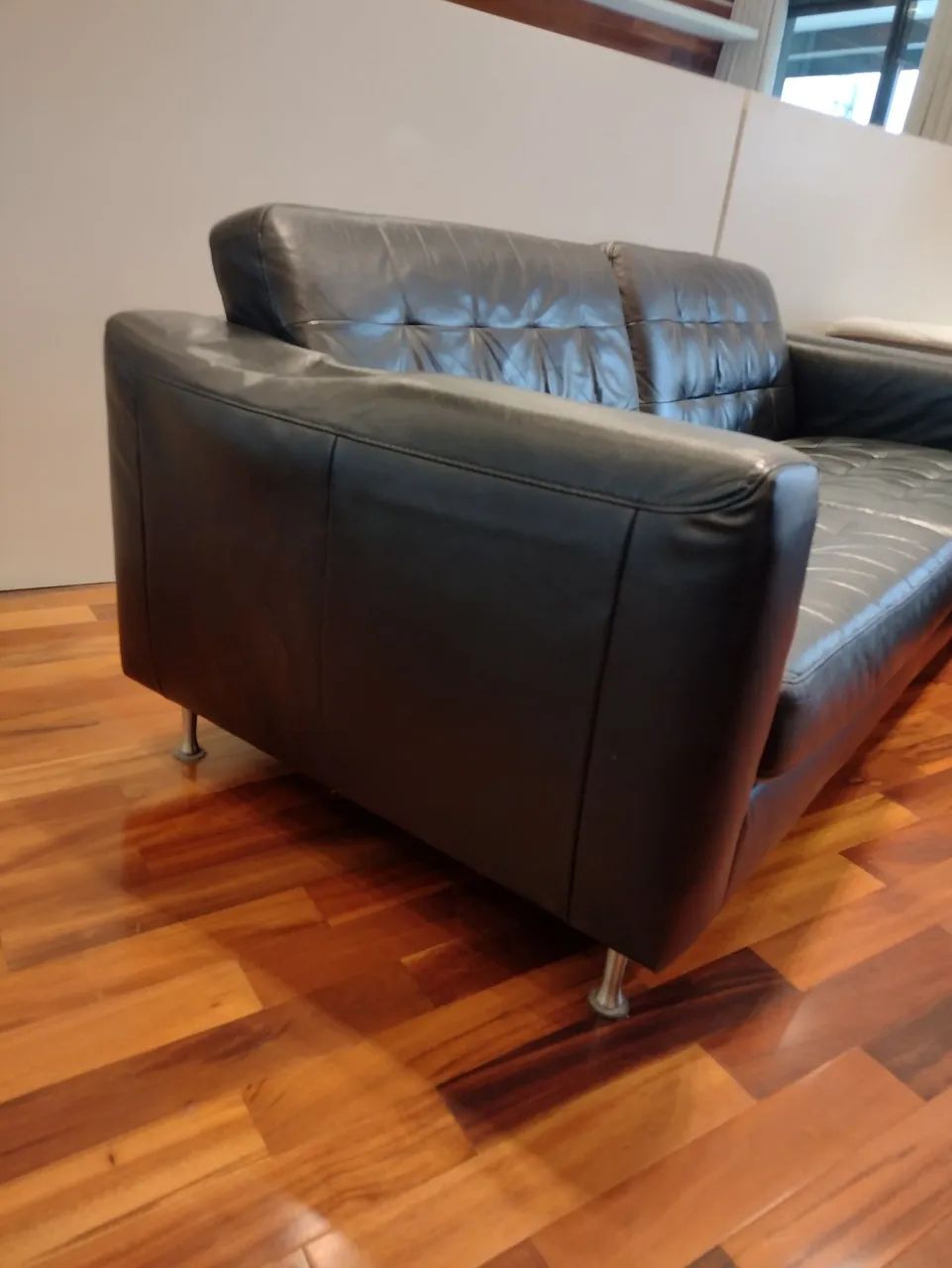 Sofá preto em couro legítimo  - Foto 2