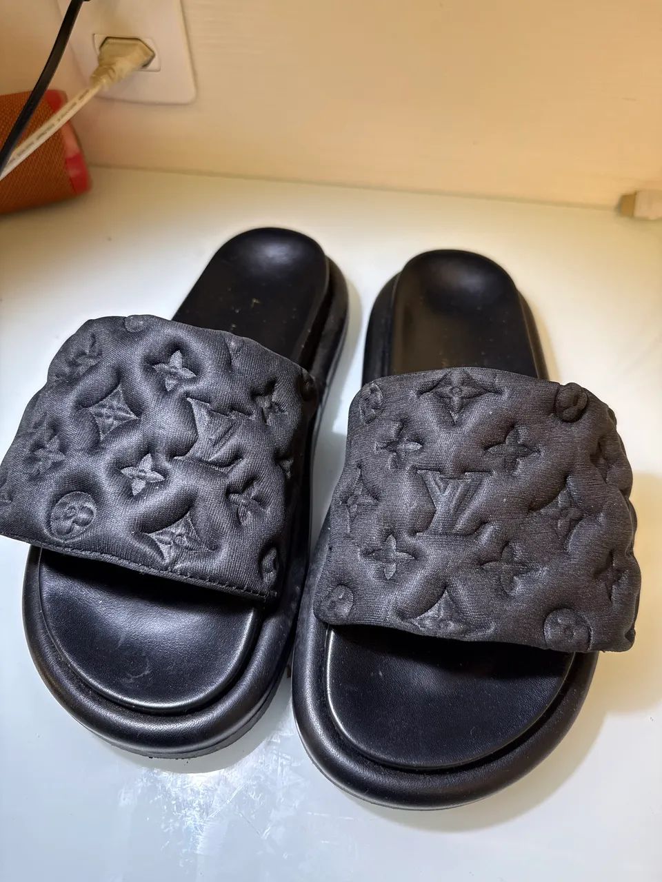 Papete Louis Vuitton chinelo 