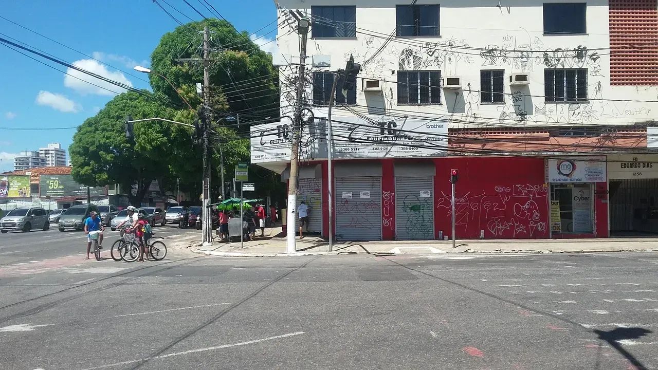 Sala comercial na Magalhães Barata