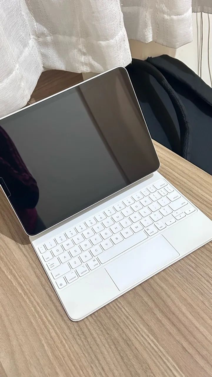 iPad Pro 11" M2 (4ª Geração | 2022) 256 GB + Magic Keyboard Original Apple
