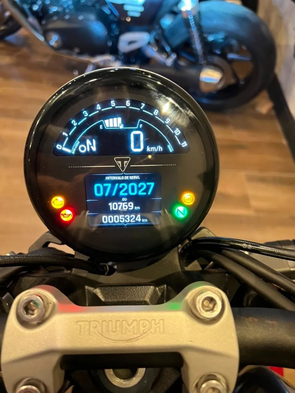 TRIDENT 660 2024 - Foto 3