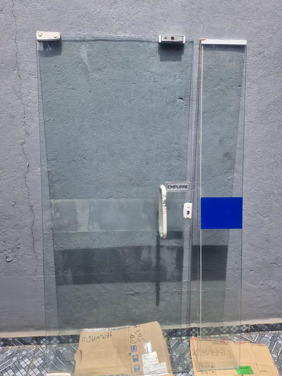 Porta de vidro valor $700 - Foto 2