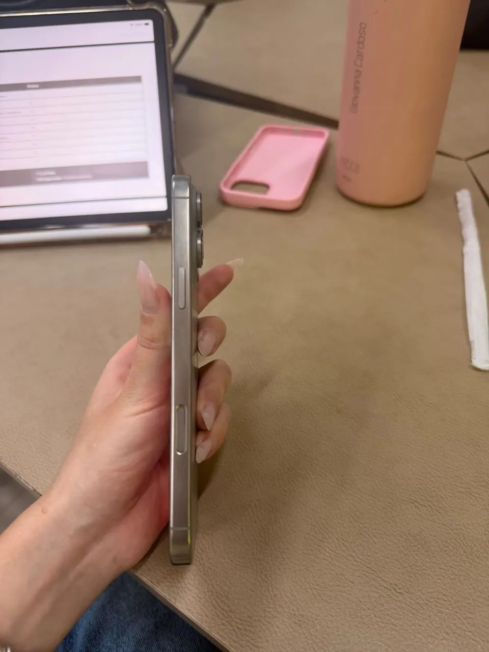 IPhone 16 Pro Max 256g - Foto 2