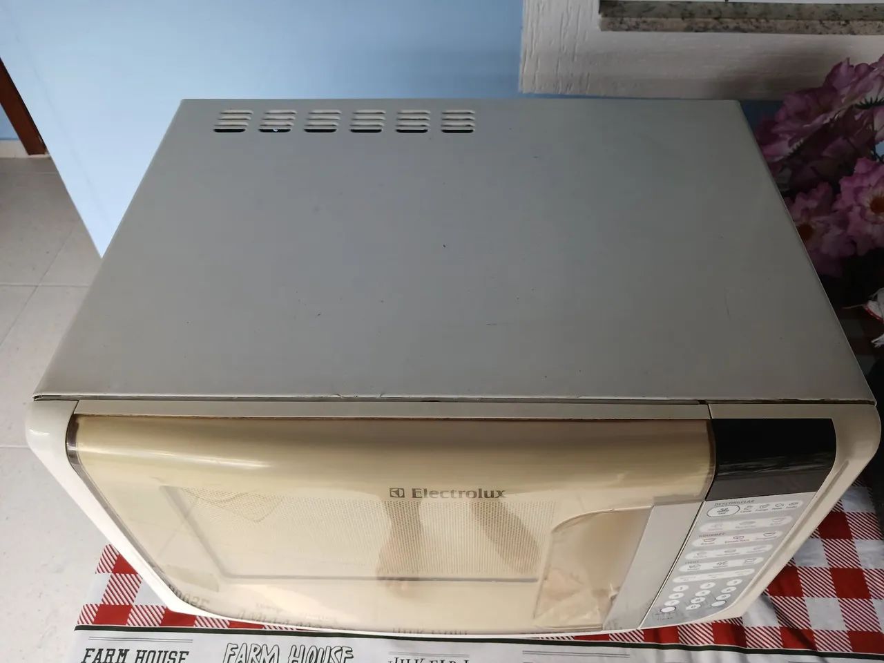 Vendo Microondas Electrolux 31 litros  - Foto 2