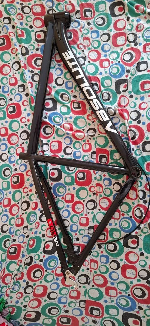 Vendo quadro absolute nero5 preto