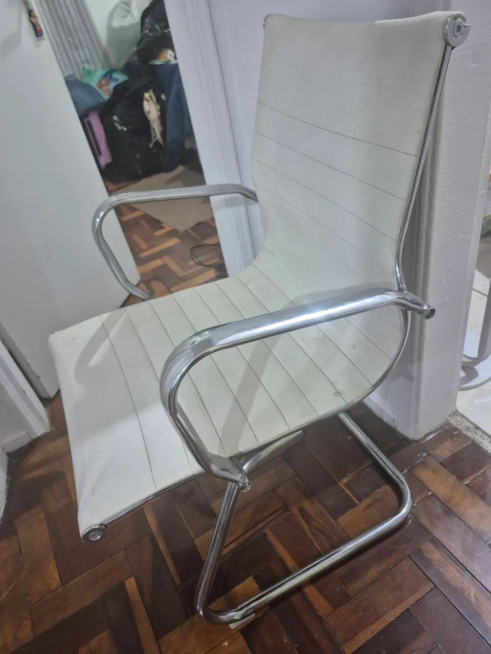 Cadeira Para escritórios ou consultórios  - Foto 2