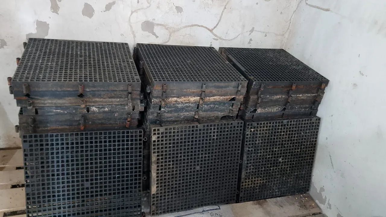 Piso plástico vazando 486385678508380162