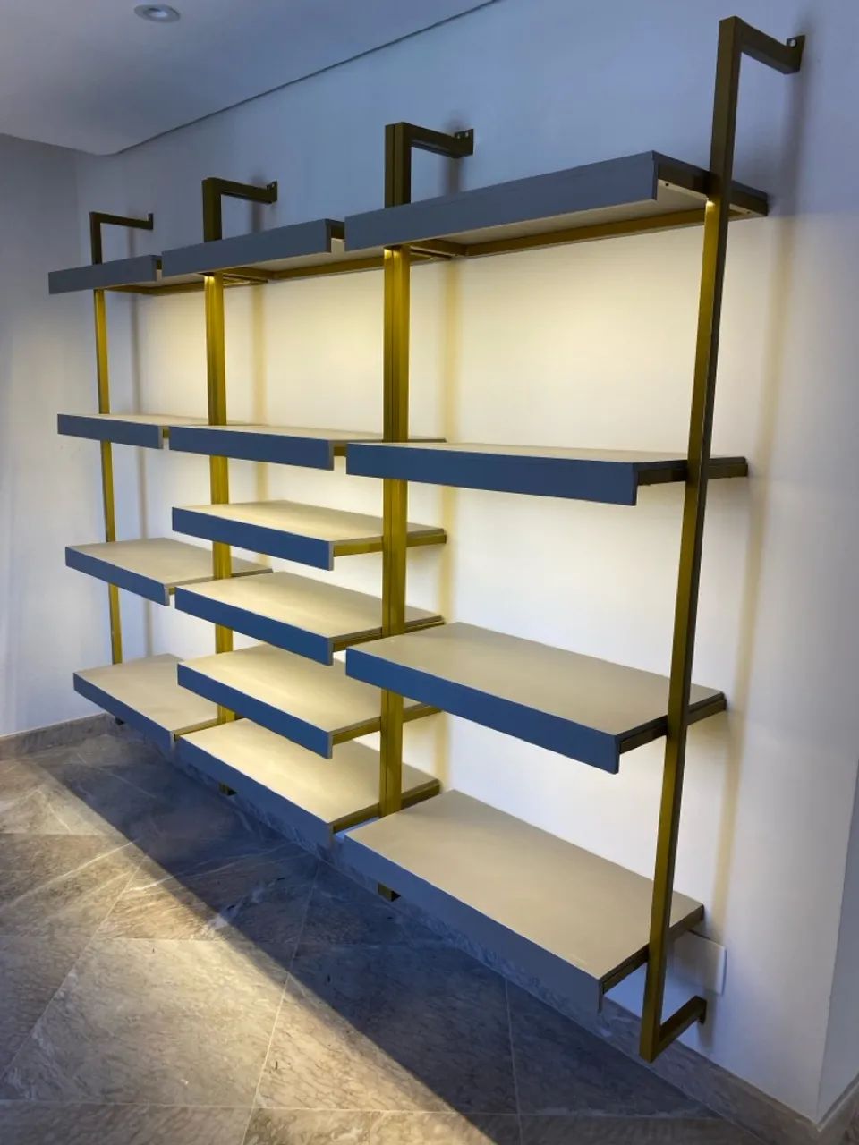Estante estilo industrial com Led - Foto 3