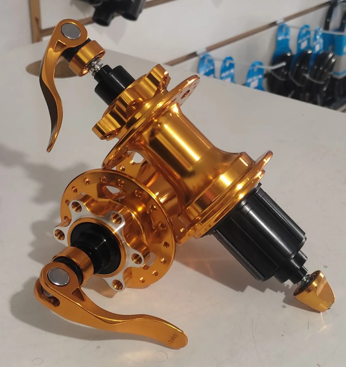 Cubo dianteiro Sram XO 15x100 32 furos (novo) - Acessórios de