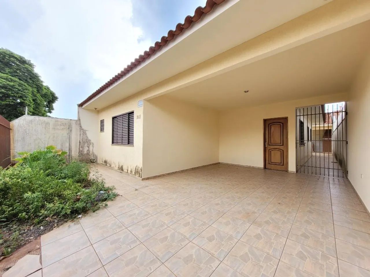 Casa para alugar em Maringá, Jardim Alvorada, com 3 quartos, com 145 m² - Foto 2