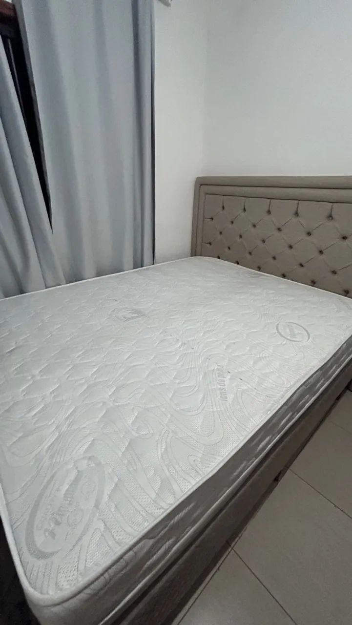 Cama Queen com cabeceira