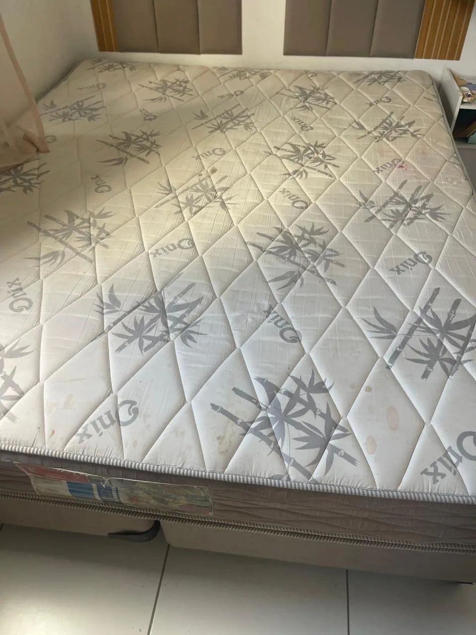 Vende-se cama box 