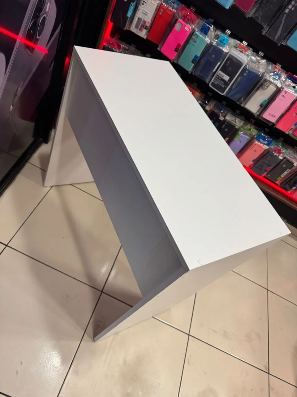Mesa para computador/ cantinho do café