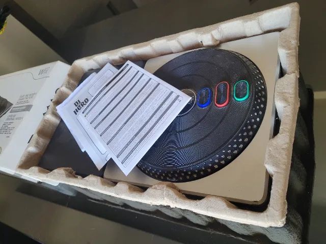 DJ Hero 2 Turntable Nintendo Wii com Jogo Original - Foto 5