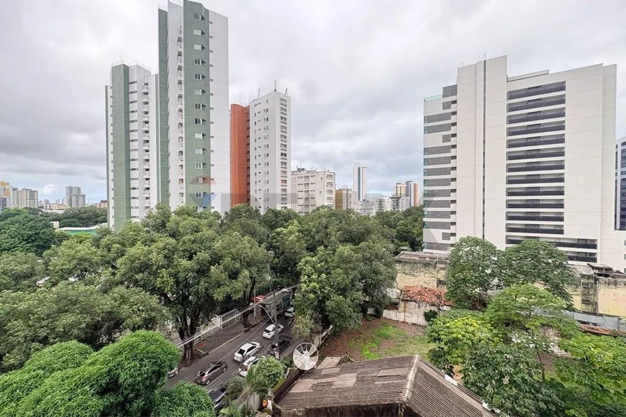 Apartamento no Edf. Praça dos Flamboyants | 3 Quartos e 2 Vagas - Foto 2