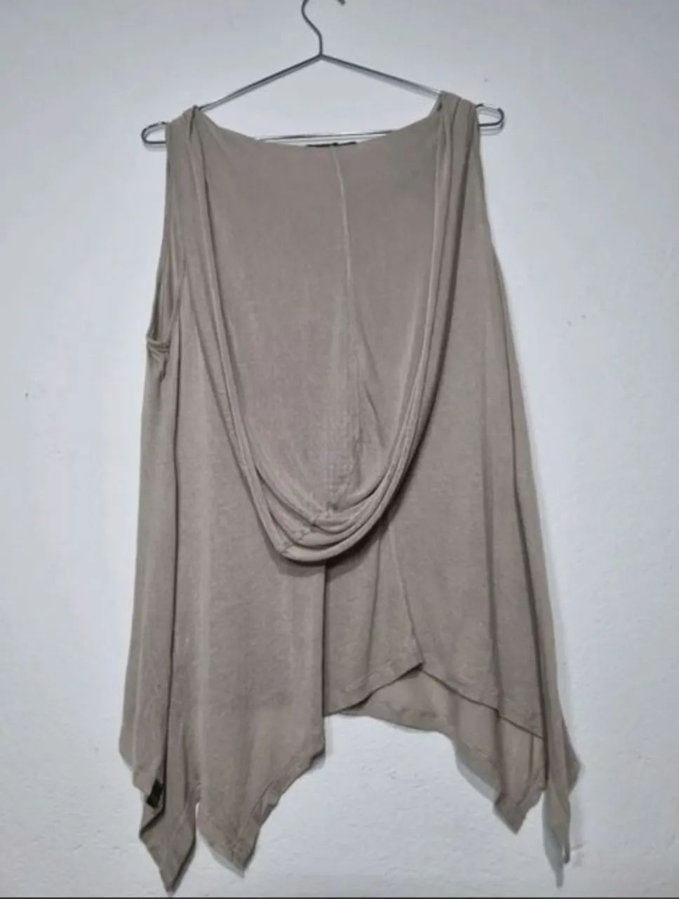Camiseta com touca  - Foto 3