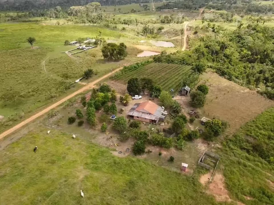 Vende-se uma colônia 