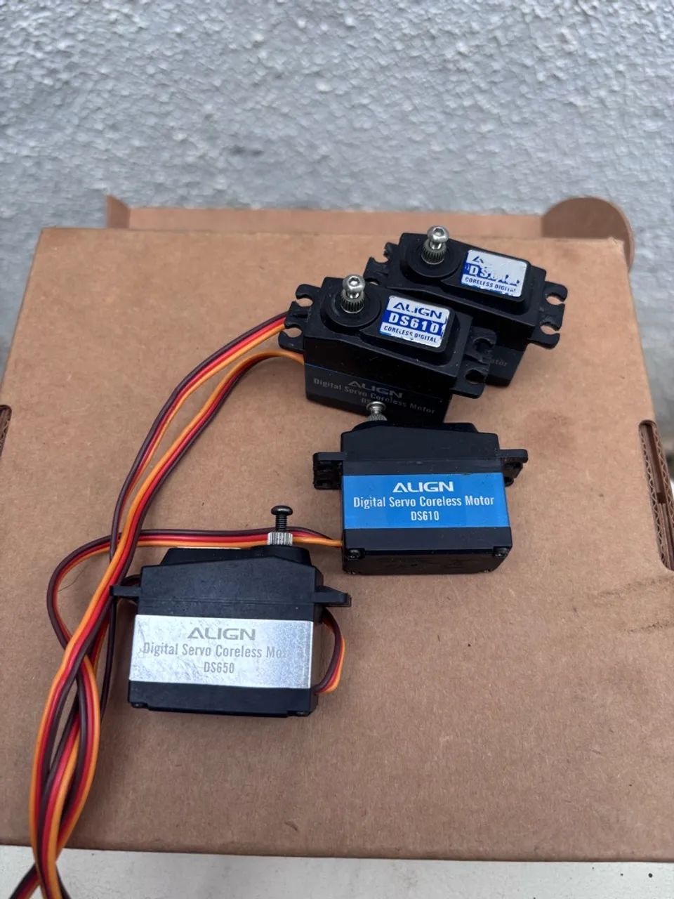 Servos Align para helicóptero 550 600