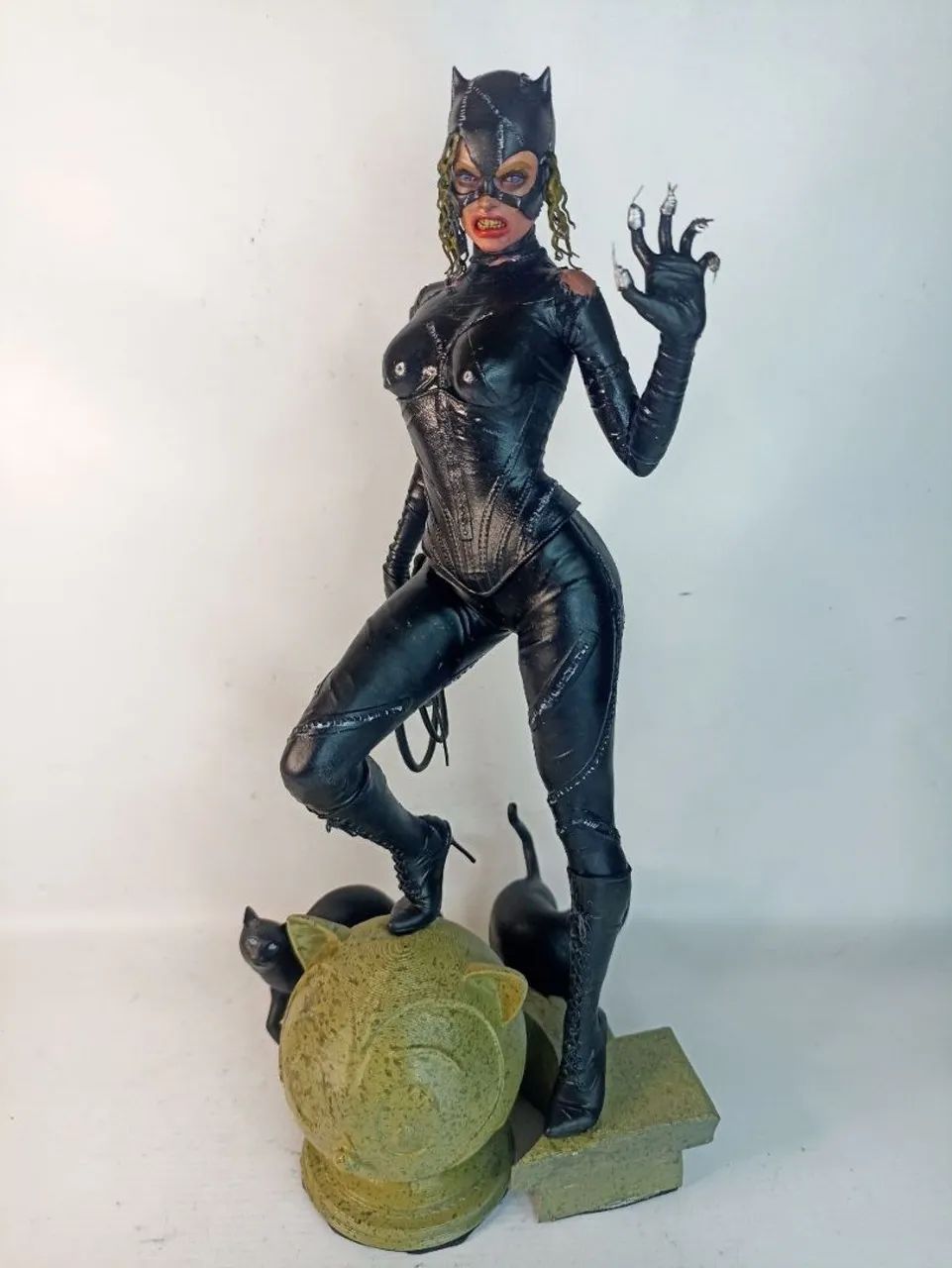  ESCULTURA 3D ? MULHER-GATO | MICHELLE PFEIFFER<br>