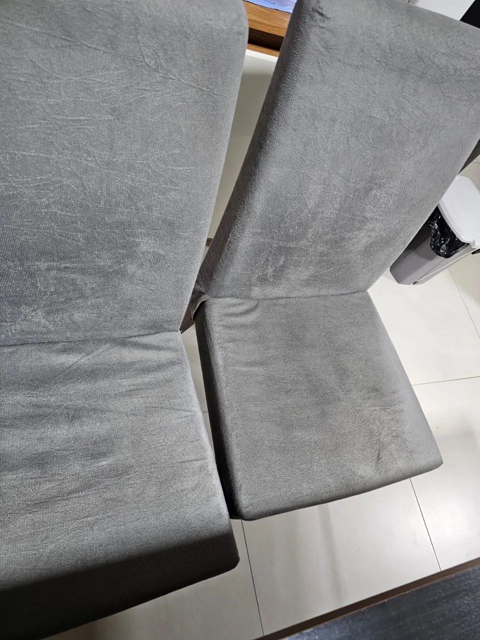 Mesa com 6 cadeiras estofadas  - Foto 2