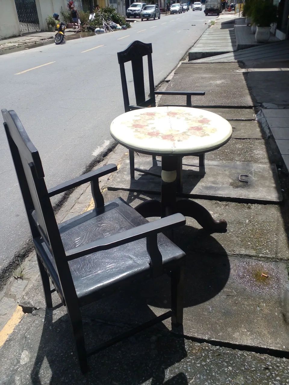 Conjunto de mesa e cadeira prar restaurar RELÍQUIAS 