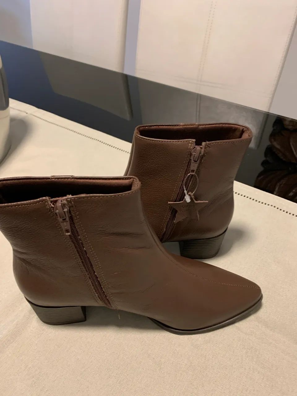 Bota em couro marrom - Foto 2