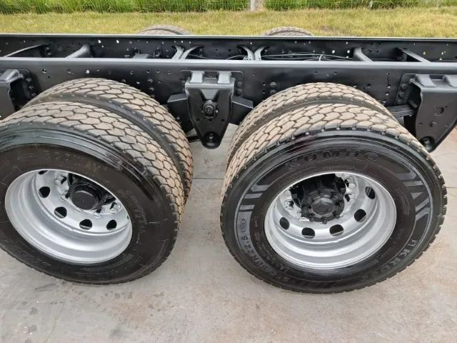 VW / 24-250 Constellation Reduzido chassi Longo - Foto 4