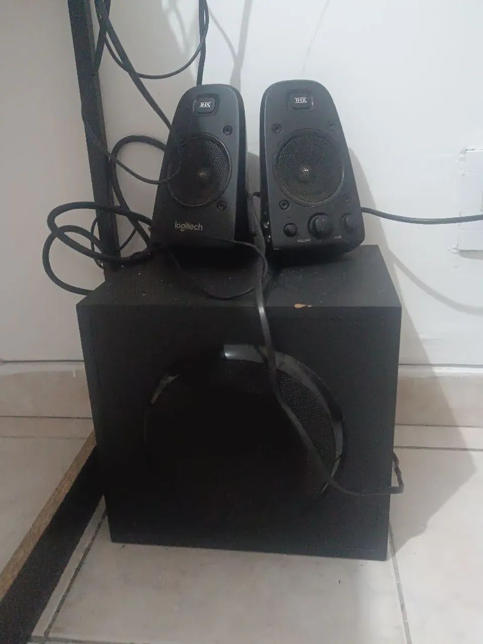 Caixa de Som Antiga (Sem Bluetooth)