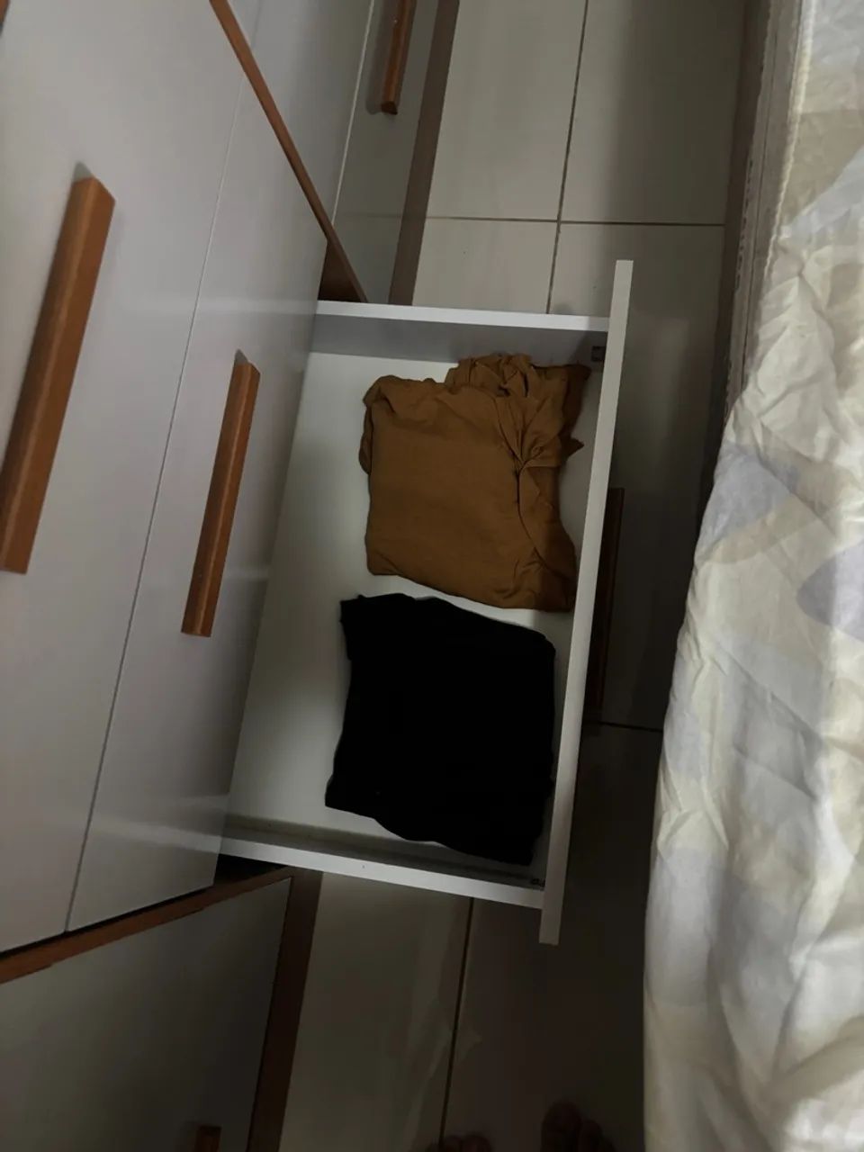 Guarda roupa bem conservado - Foto 3