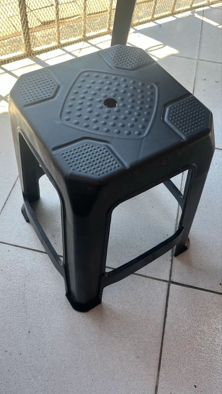 Mesa plástico com 2 bancos  - Foto 3