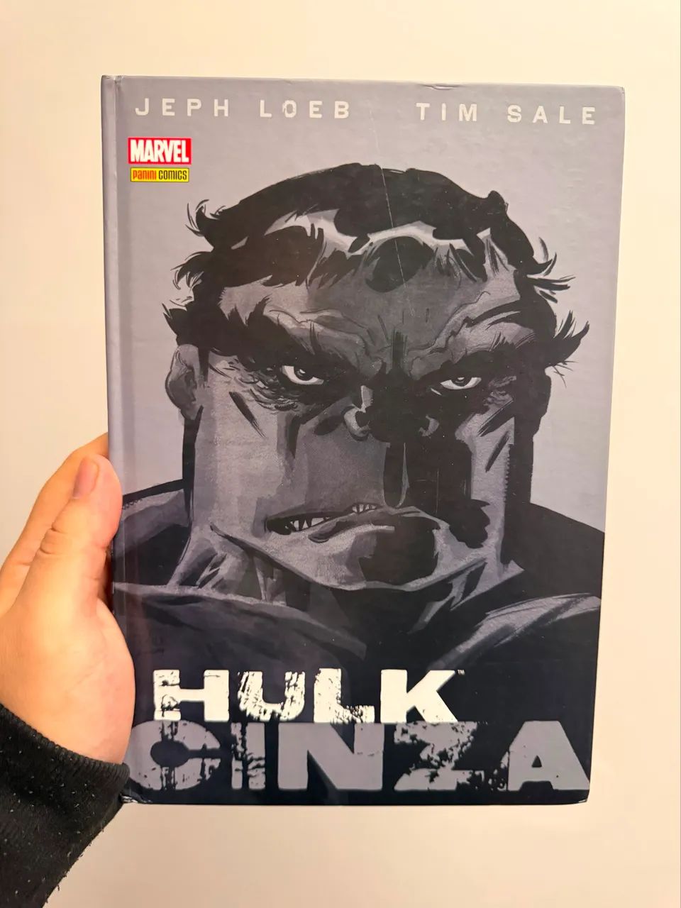 Hulk Cinza