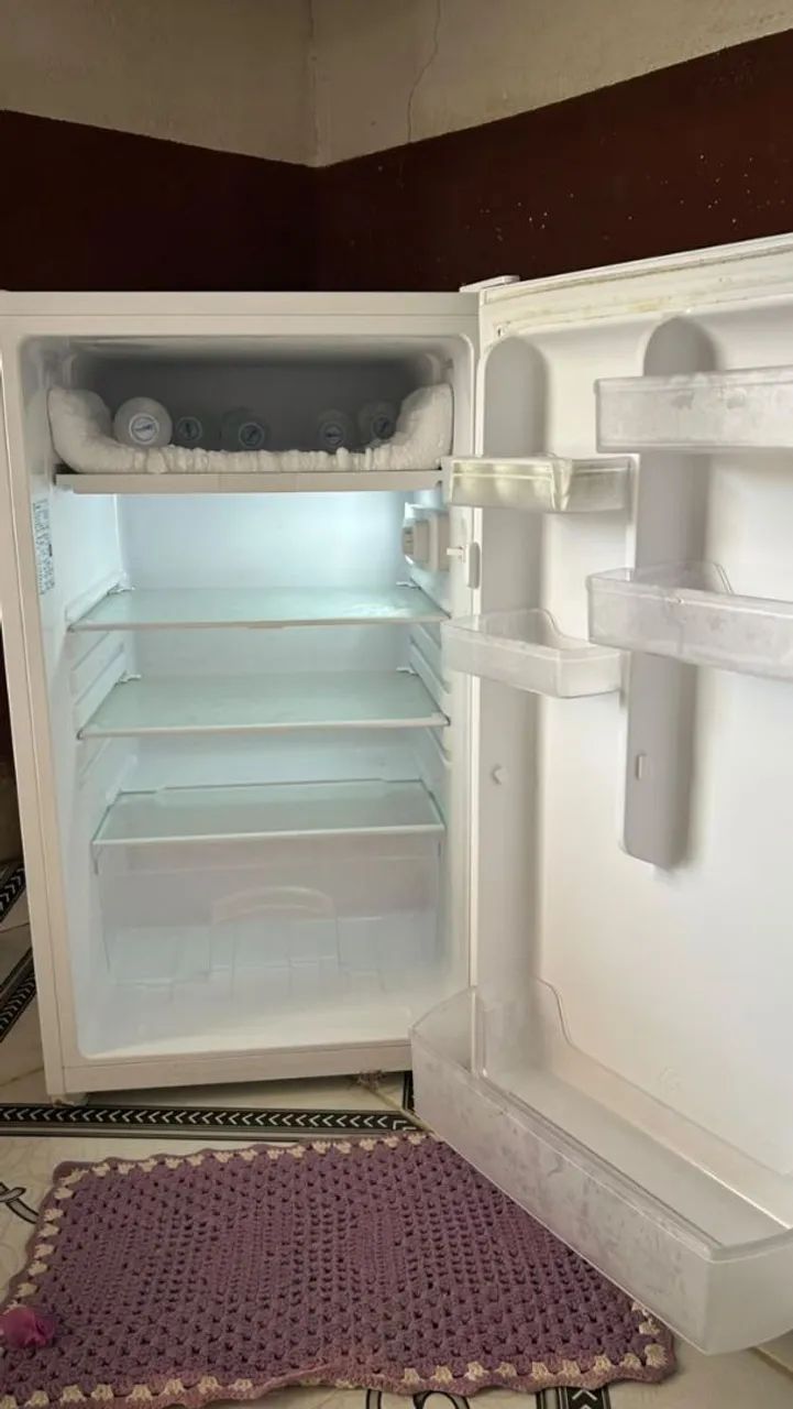 Frigobar Eletrolux de 122 litros - Foto 2
