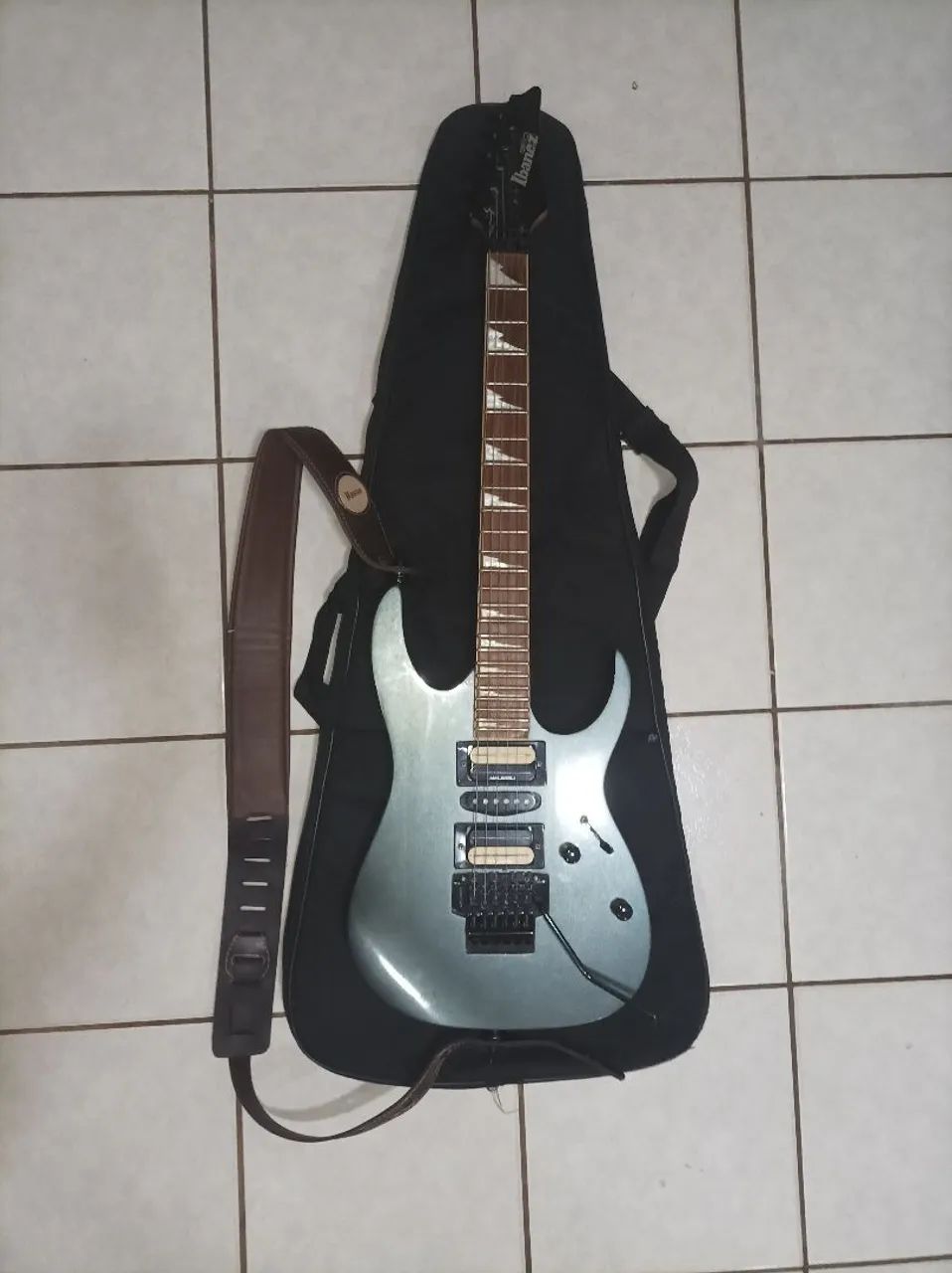 Guitarra Ibanez com Malagoli