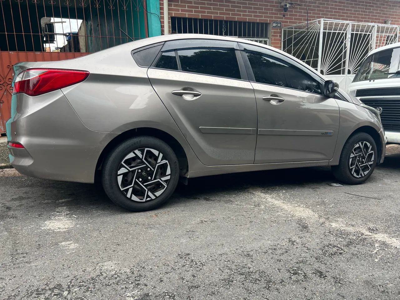 Hyundai Hb20S HB20S C.Plus/C.Style1.0 Flex 12V Mec. 4P 2016