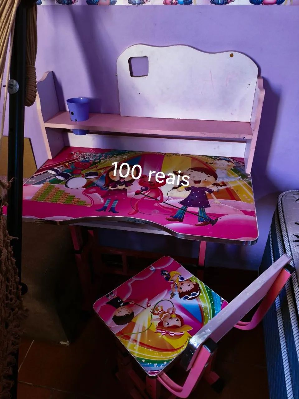 Mesa infantil para estudo