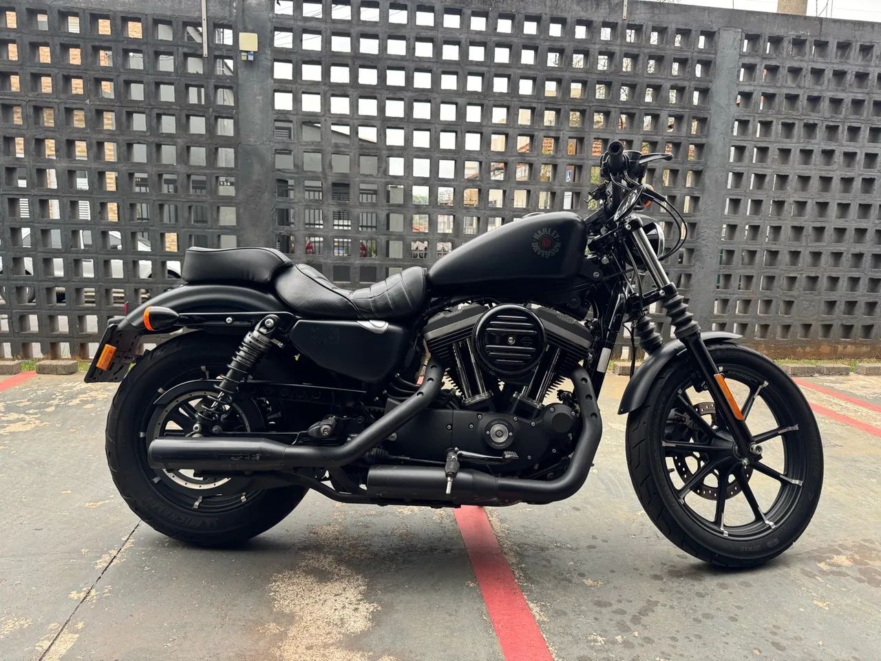 Harley Davidson 883 Iron - Foto 2