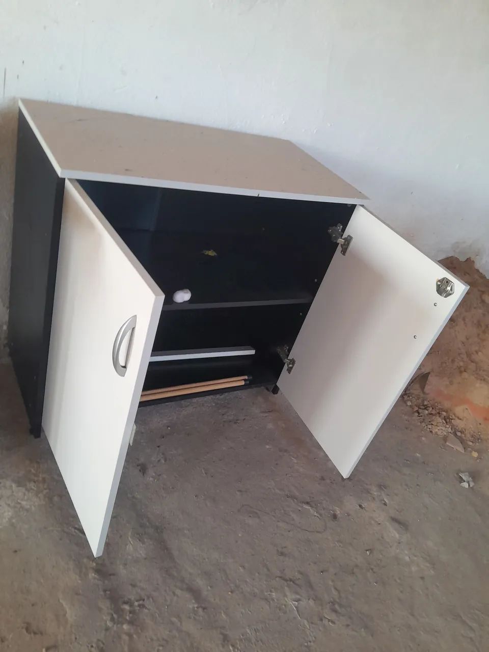 Mesa e armário  - Foto 4