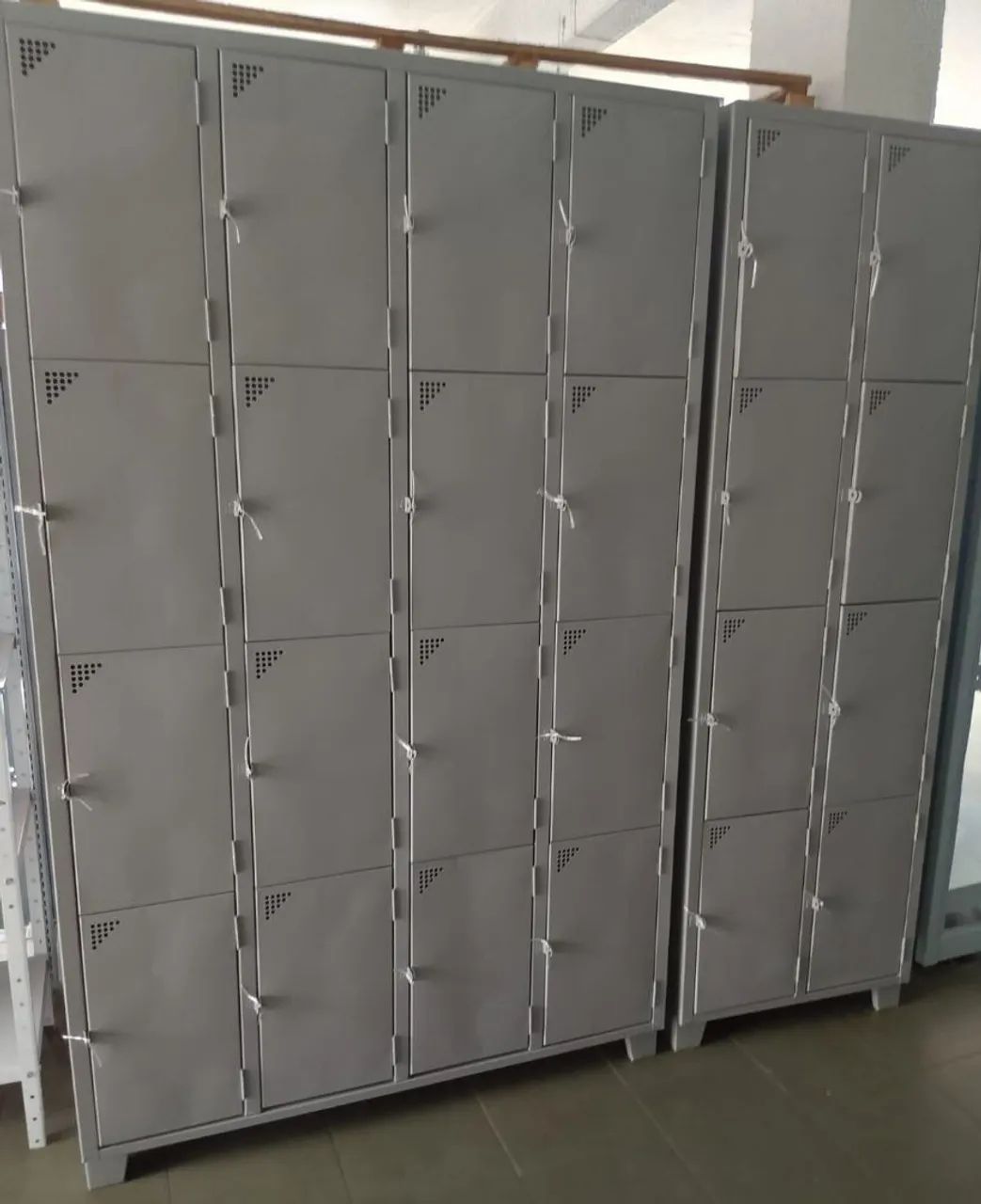 Armários Locker à Pronta Entrega 
