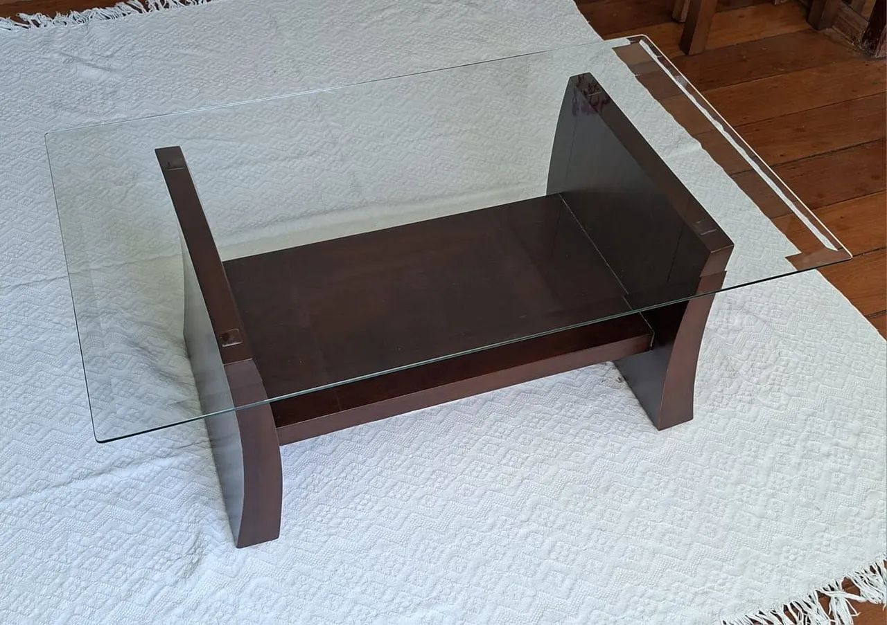 Mesa de centro. Bom estado!! 