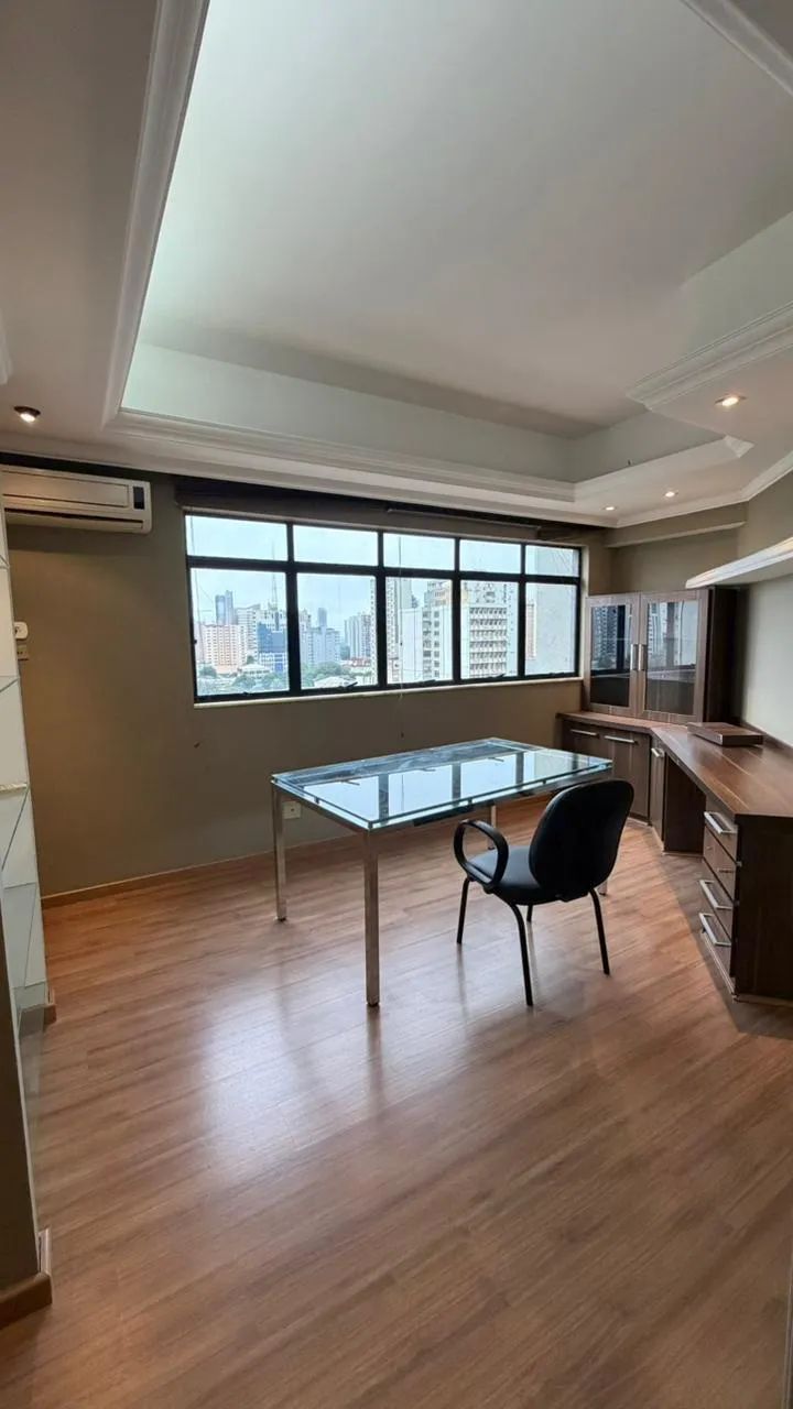 Sala comercial com 70m² privativos + 1 vaga em área central de Maringá-PR para Locação!