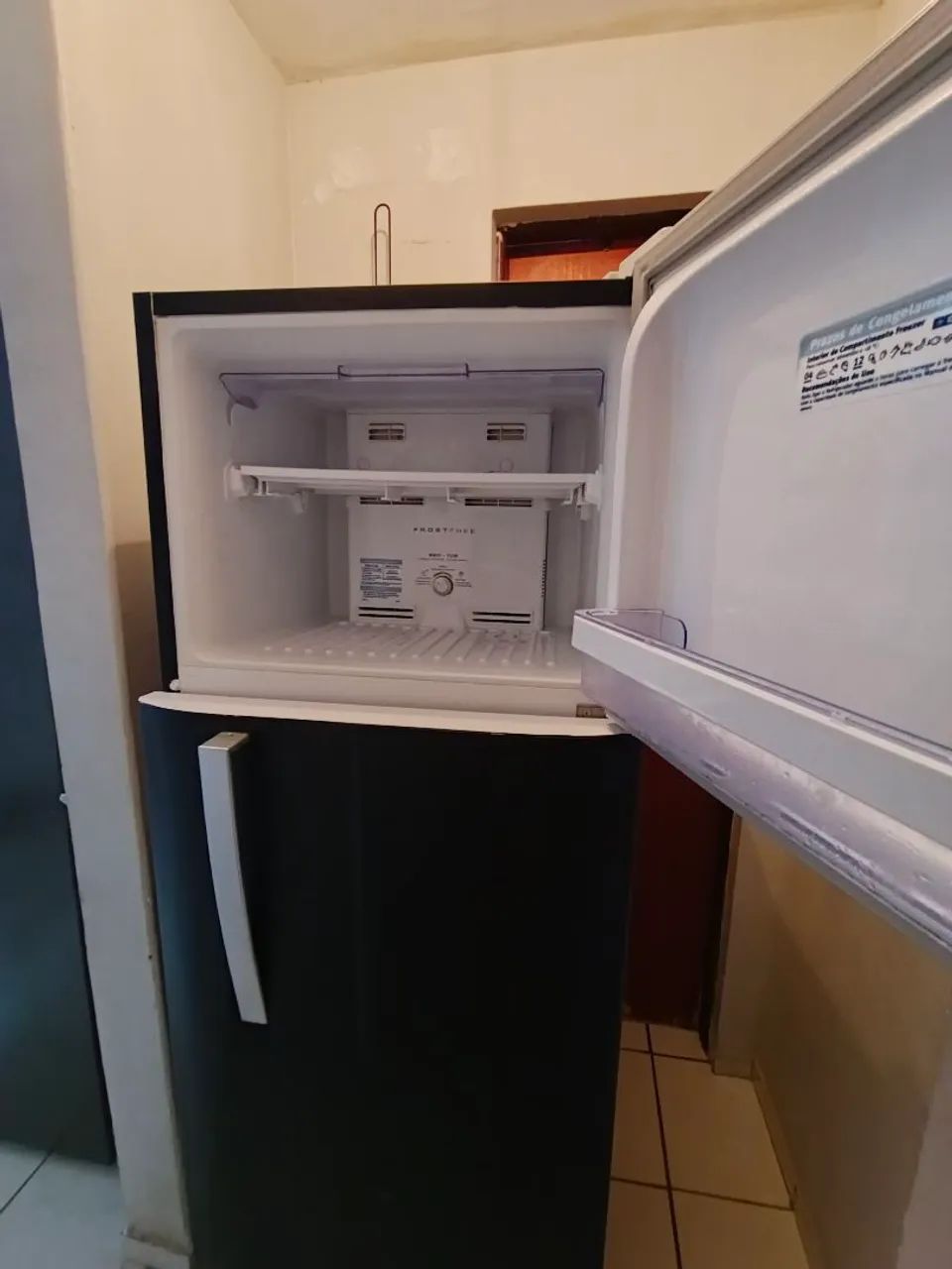 Geladeira Eletrolux - Ótimo Estado  - Foto 2