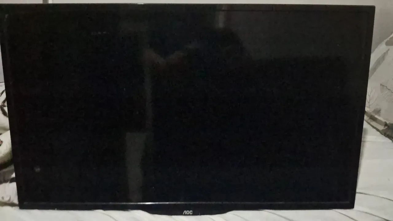 T AOC em ótimo estado 500 reais
