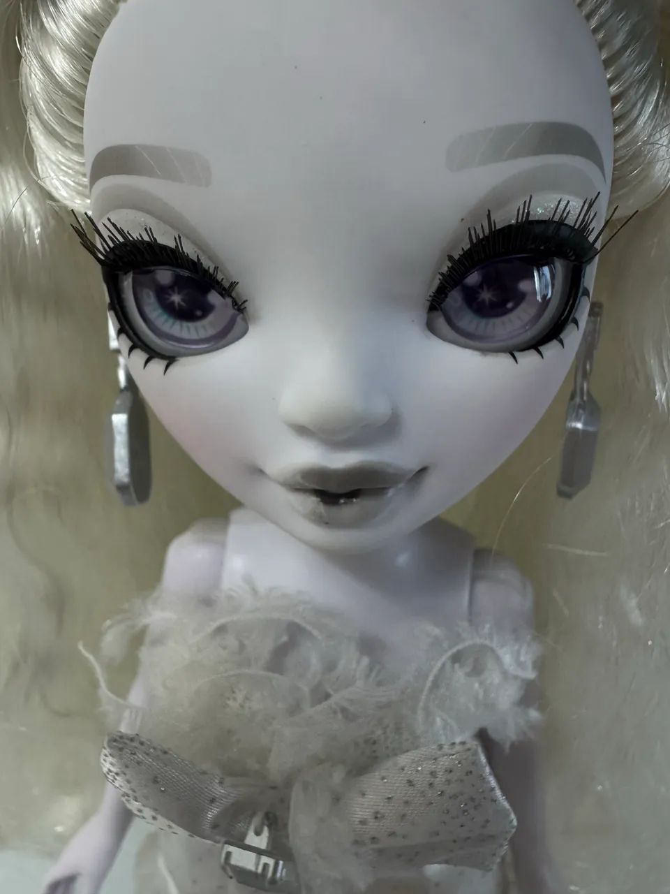 Boneca Rainbow High/ Shadow High Natasha  - Foto 3
