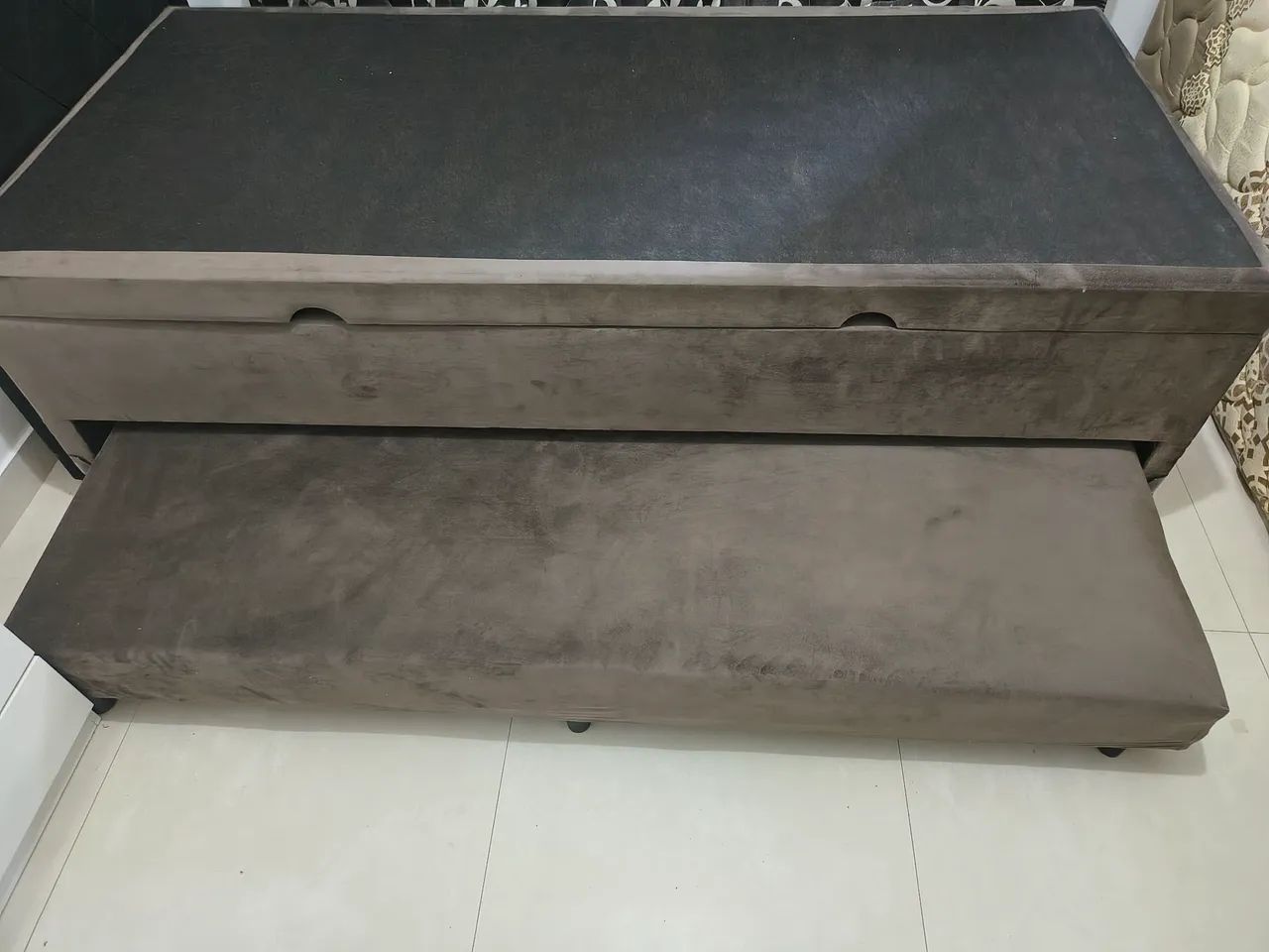 Box com baú + cama auxiliar 