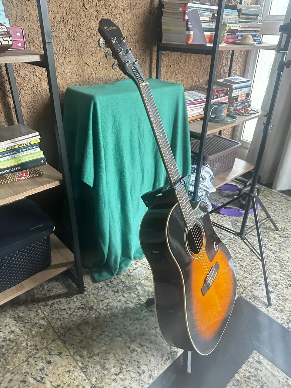 Violão Epiphone AJ-220SCE/VS