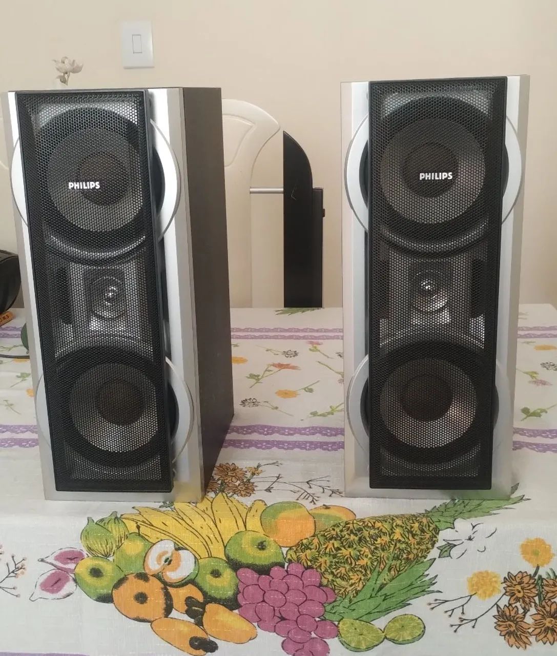 Caixas Philips FWD831BK