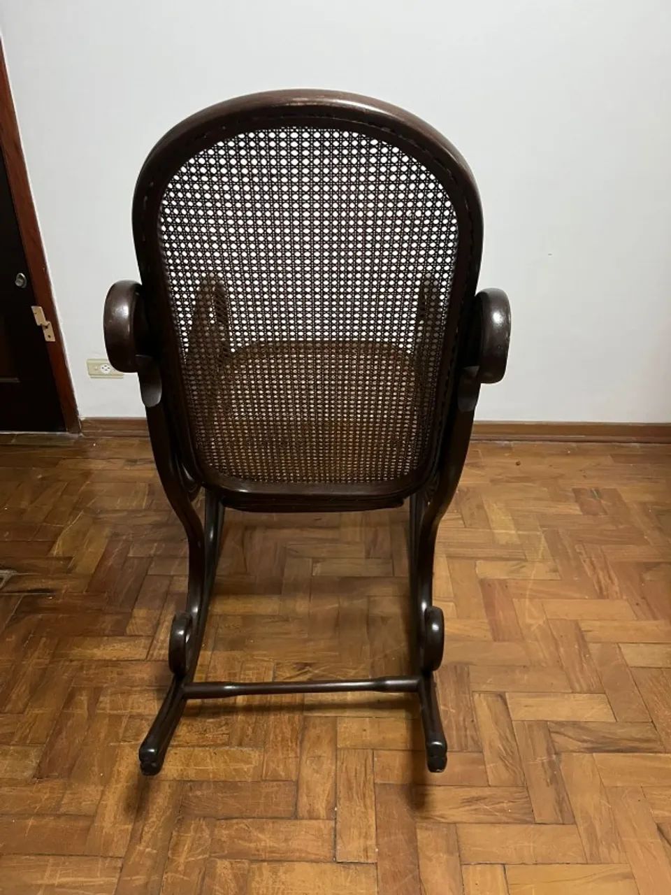Cadeira de balanço antiga - Foto 4